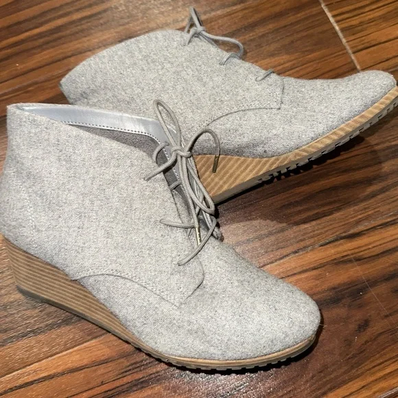 Dr. Scholl’s Wedge Boots - Picture 2 of 3